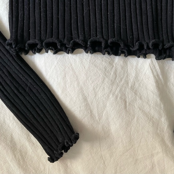 Miss Selfridge black mock neck crop top with lettuce edge - Picture 4 of 4